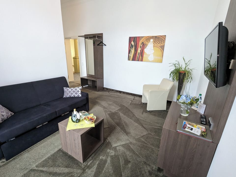 Standard Suite, 1 Bedroom | Minibar, desk, cribs/infant beds, free WiFi