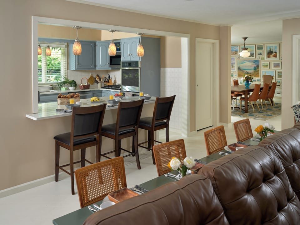 Open kitchen with Breakfast Bar.
