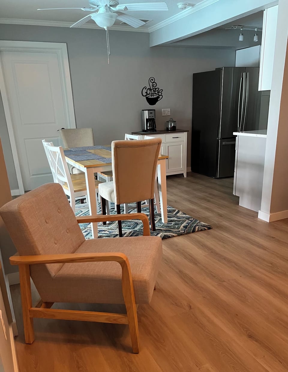 Dining into Kitchen