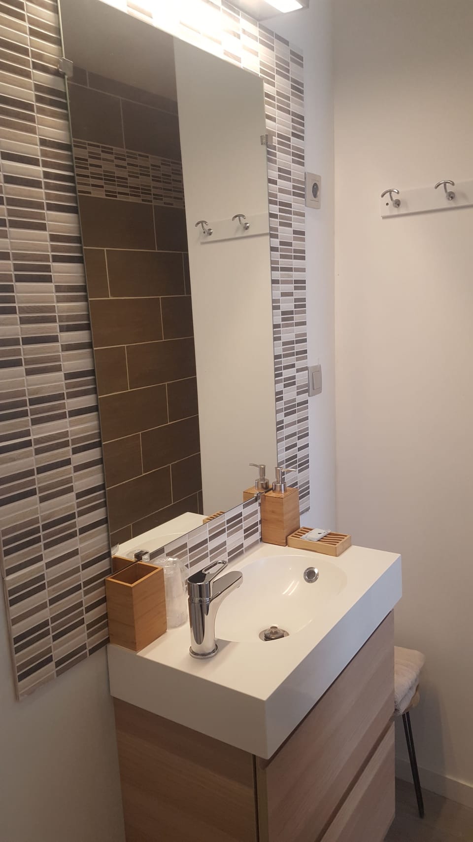 Comfort Double Room | Bathroom sink