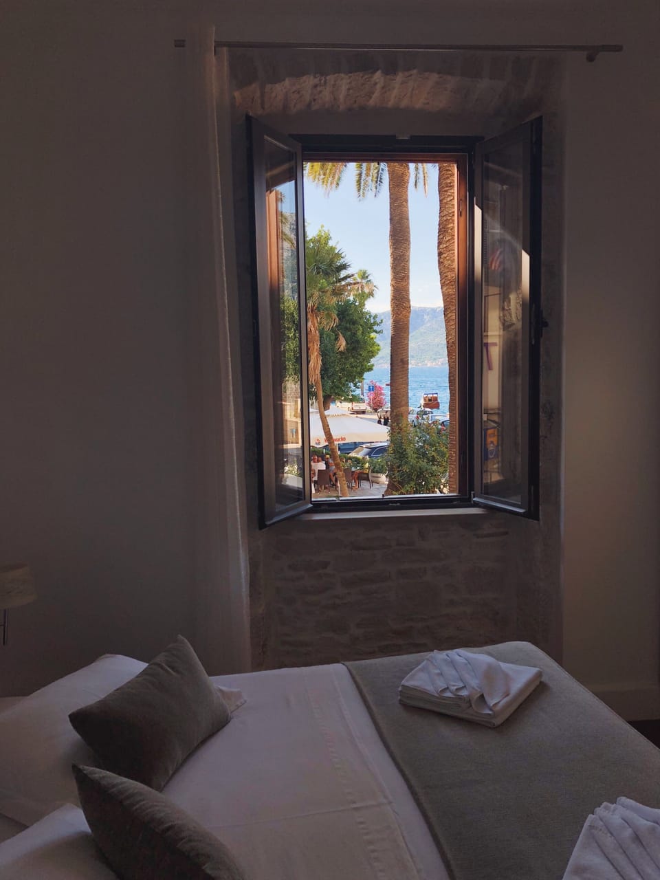Comfort Double Room, Sea View | Minibar, in-room safe, individually decorated, individually furnished