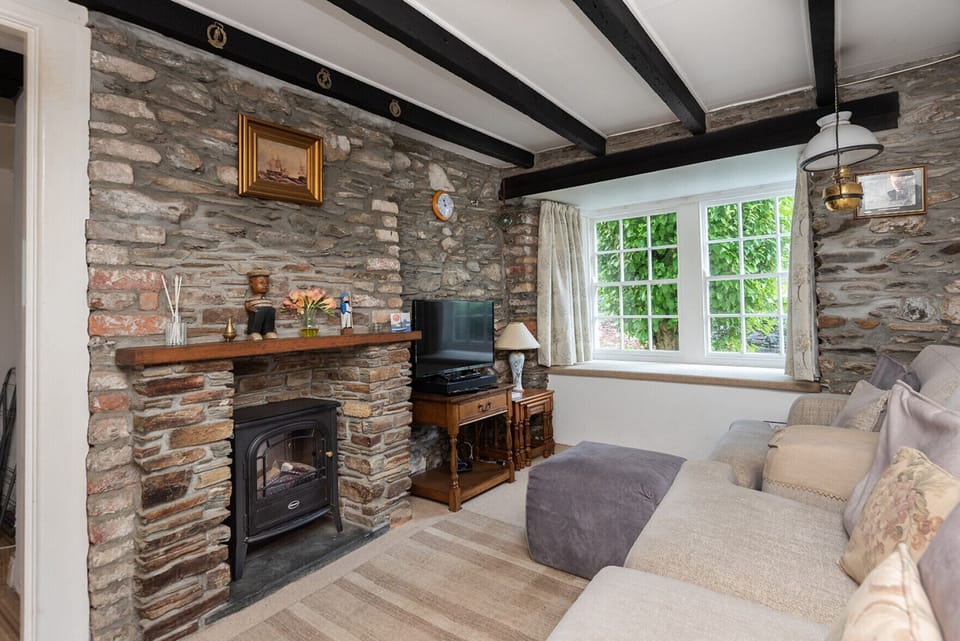 White Pebble Cottage