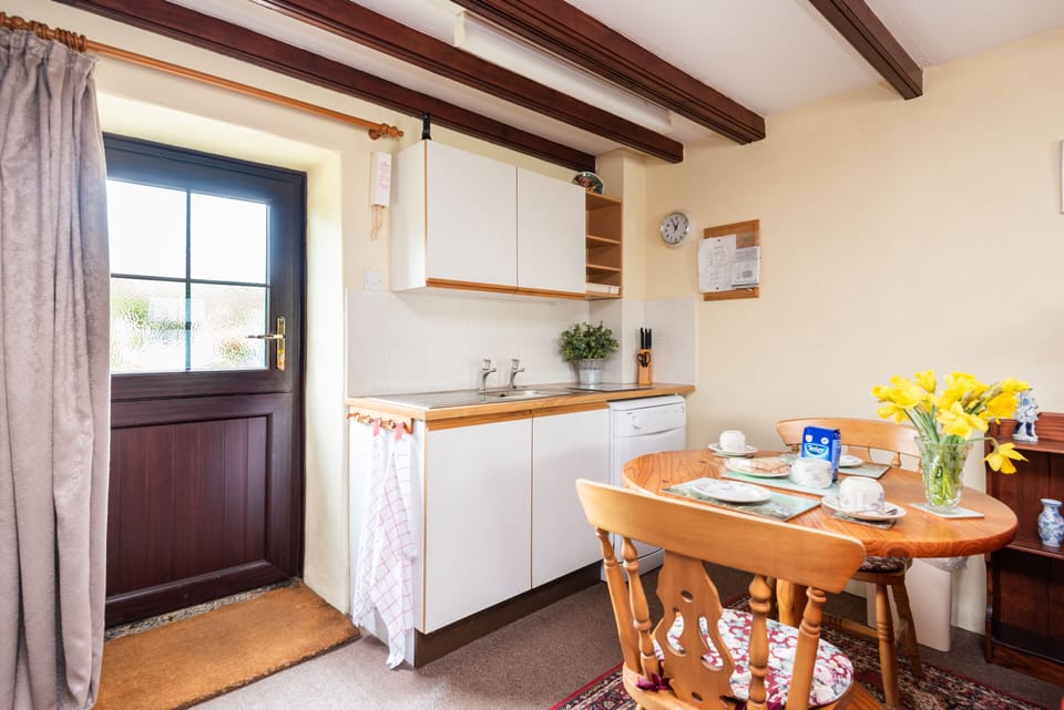 Kitchen dining area 