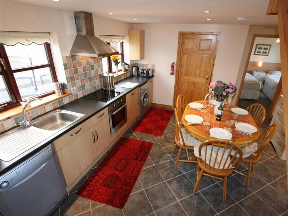 Kitchen dining room