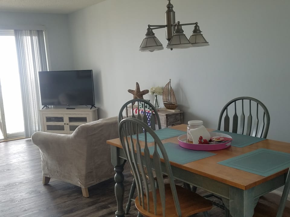 Dining Room/Living Room