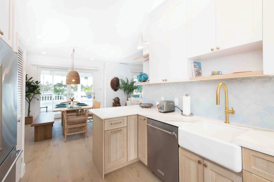 Full kitchen with modern appliances. 
