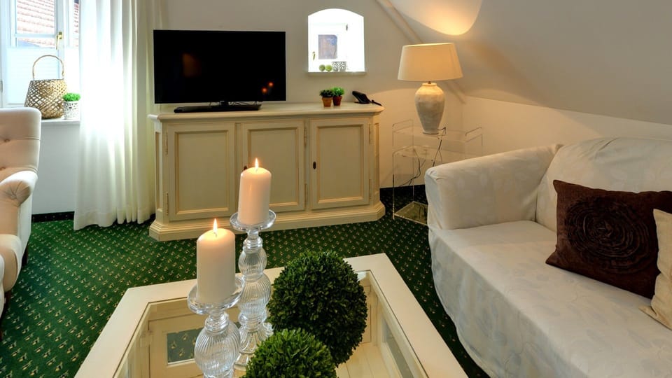 Studio | 1 bedroom, premium bedding, down comforters, individually decorated