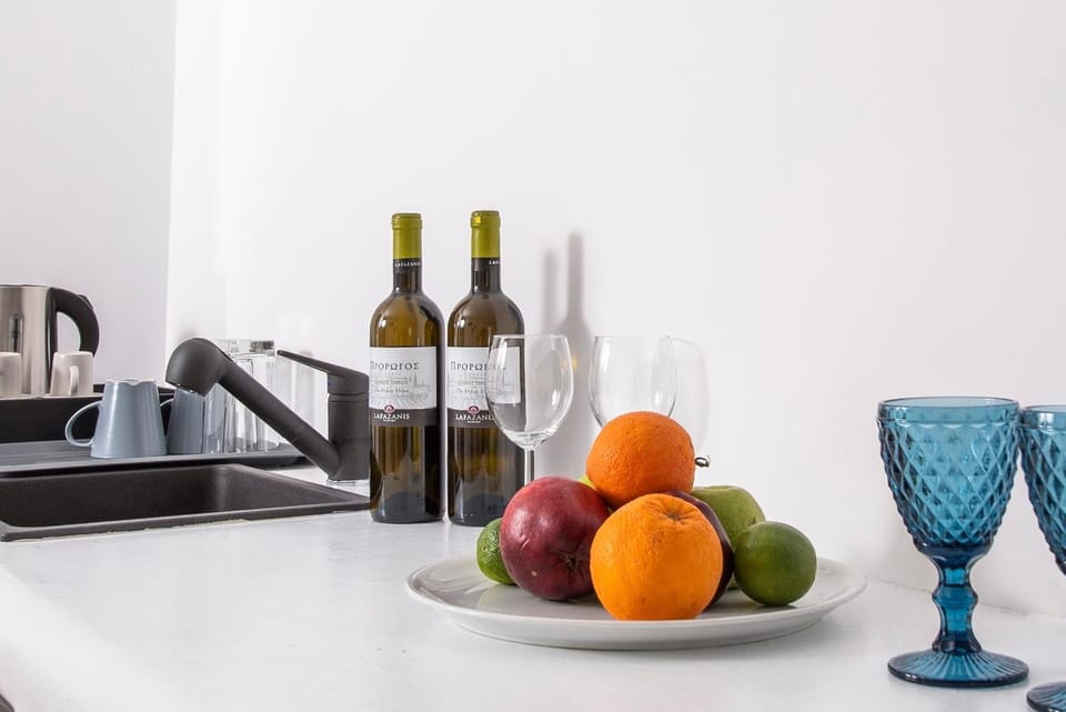 Executive Suite, Hot Tub, Sea View | Private kitchen | Fridge, espresso maker, coffee/tea maker, electric kettle