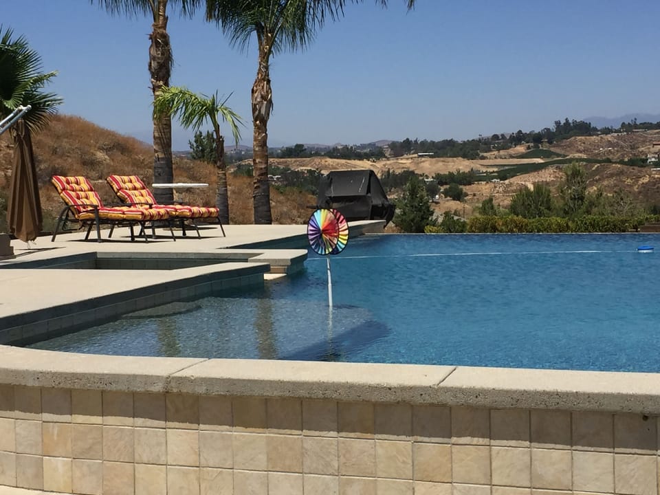 Infinity Pool 