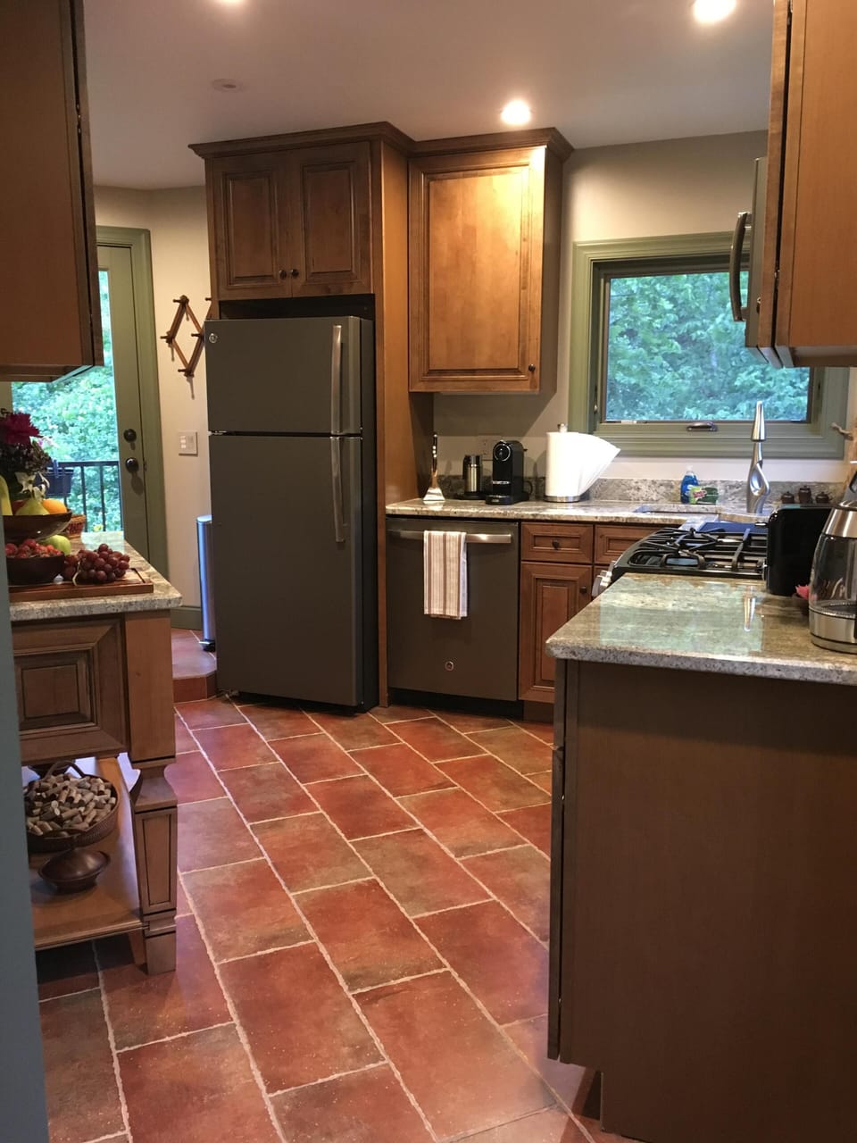Full kitchen