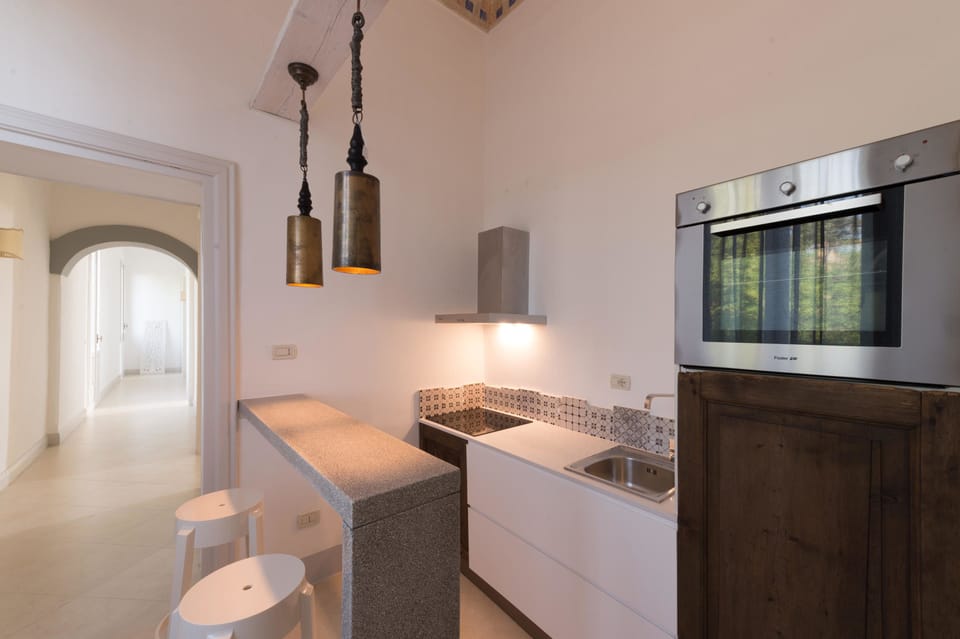 Deluxe Apartment, 4 Bedrooms, Terrace, Garden View | Private kitchen