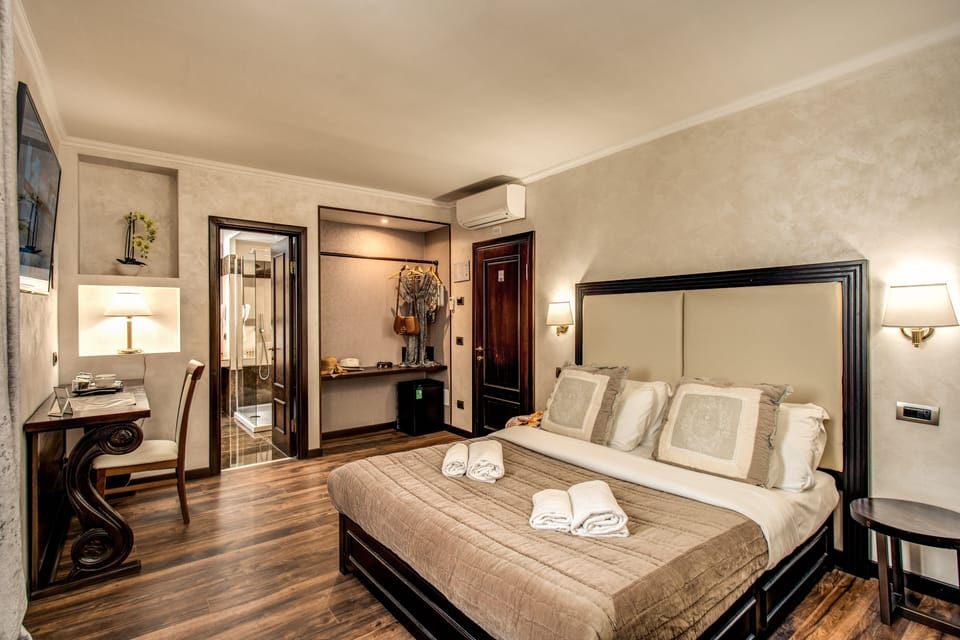 Superior Double Room, 1 Bedroom | Premium bedding, down comforters, minibar, in-room safe