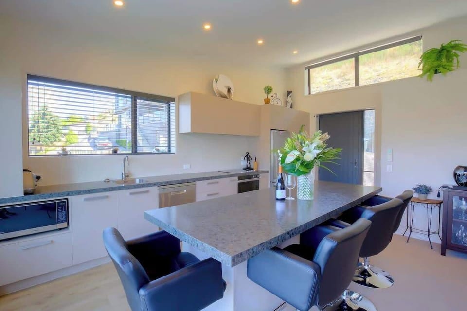 Kitchen / Dining