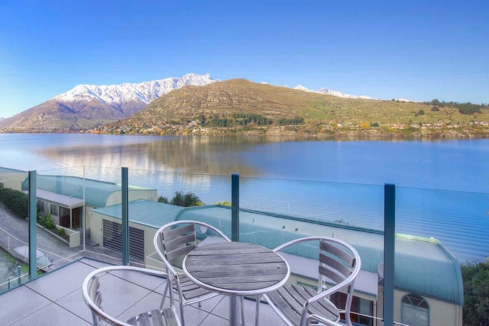 Balcony with stunning Remarkables & Lake views 