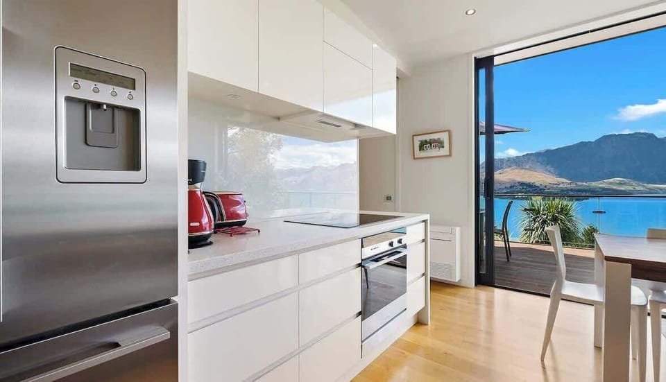 Kitchen / Dining Lake & Mountain Views 