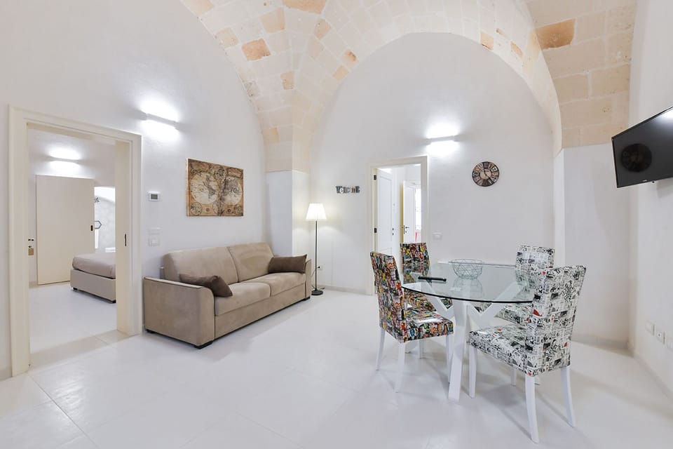 Comfort Apartment | Living room | Flat-screen TV