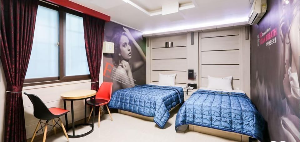 Twin Room | Blackout drapes, soundproofing, free WiFi