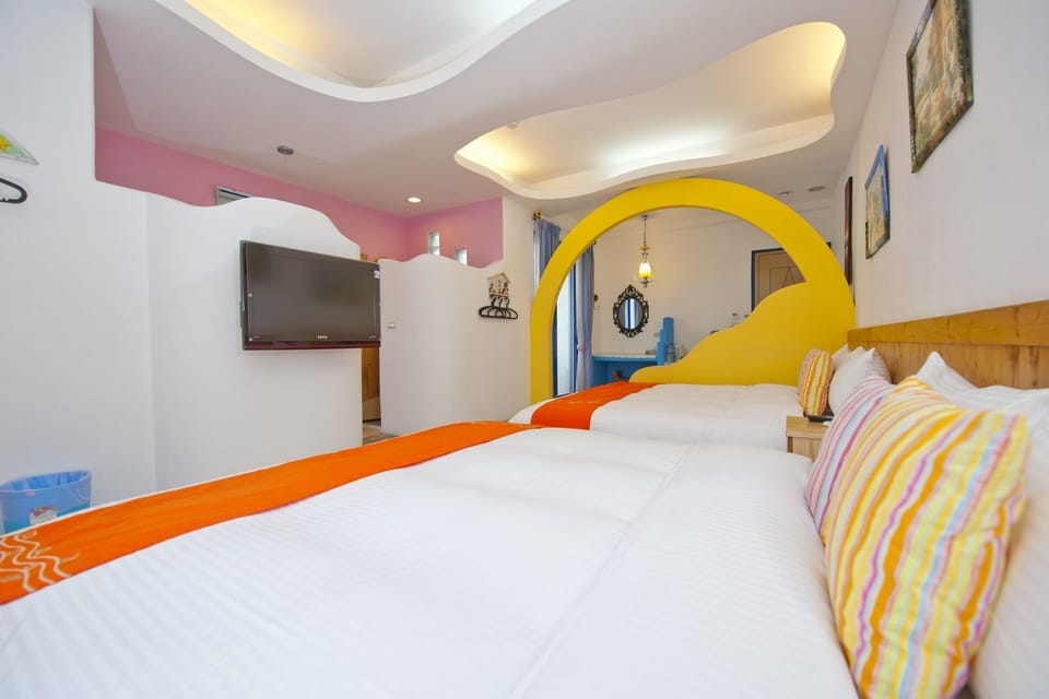 Deluxe Quadruple Room, Mountain View | Individually decorated, individually furnished, free WiFi, bed sheets