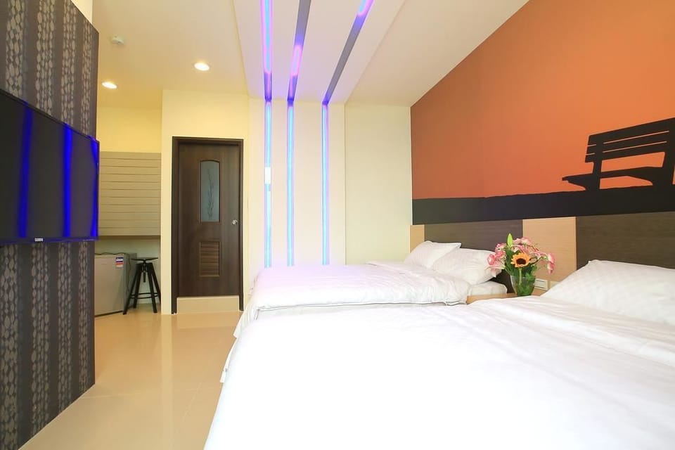 Quadruple Room, Balcony | Individually decorated, individually furnished, desk, soundproofing