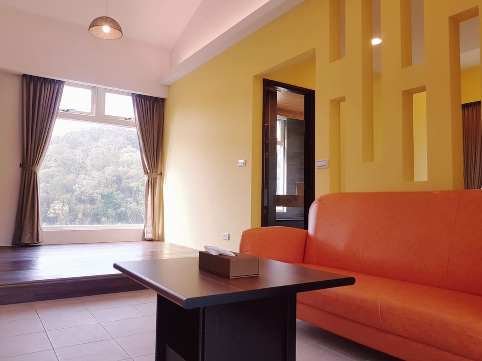 Quadruple Room | Bathroom | Shower, free toiletries, hair dryer, slippers