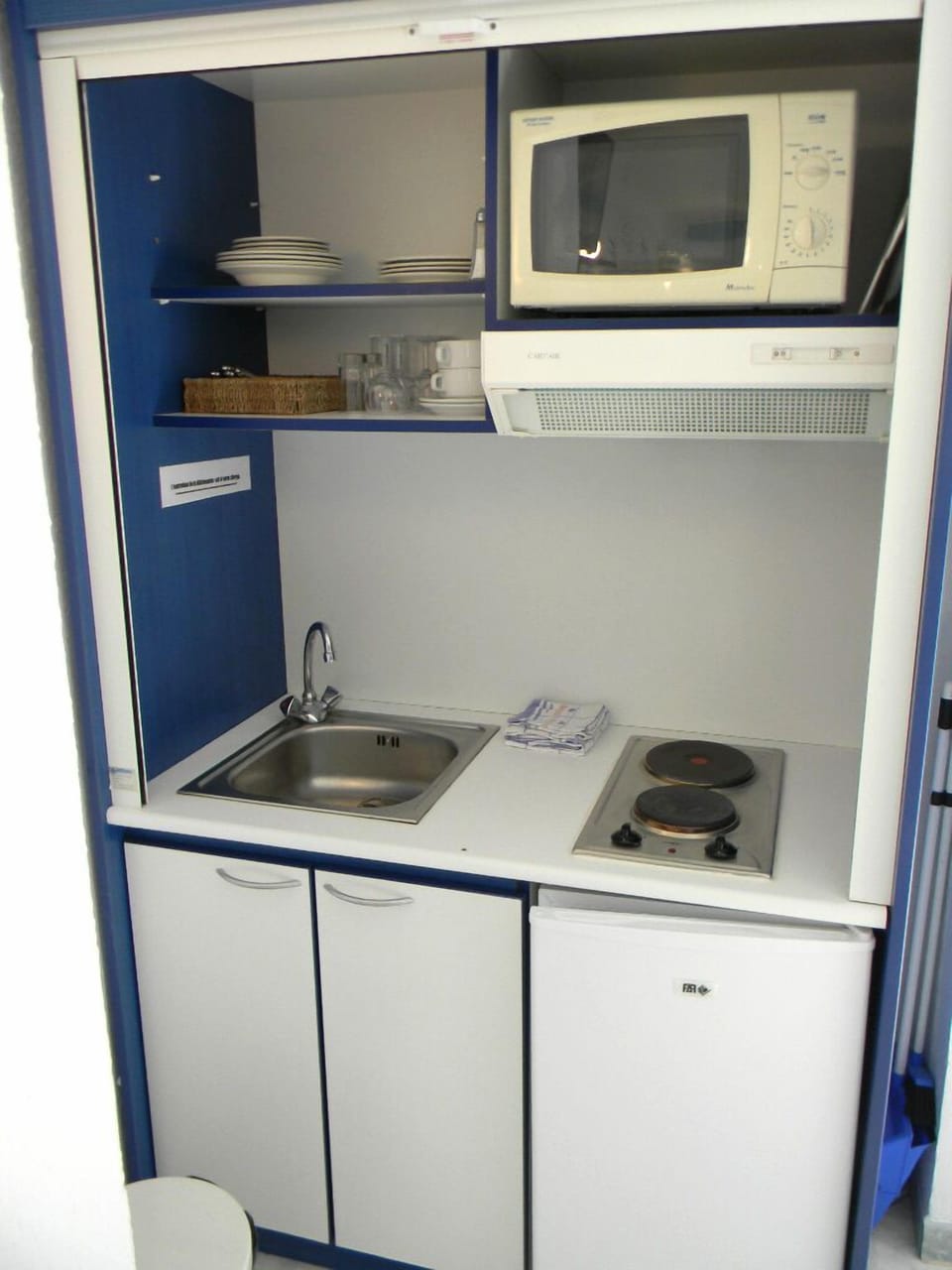 Comfort Studio, Terrace, Pool View (Cocteau) | Private kitchen | Fridge, microwave, stovetop, coffee/tea maker