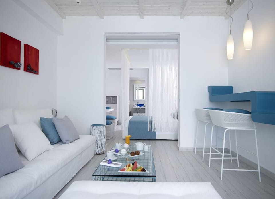 Suite, Private Pool ( Blu ) | Living area | LCD TV