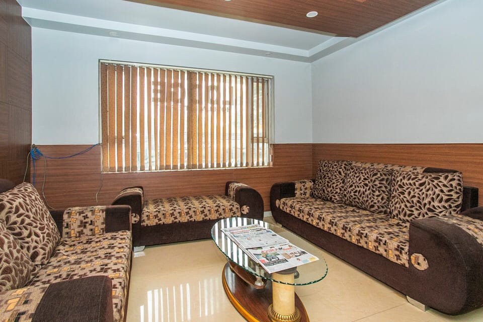 OYO Flagship 18338 White Fort Hotel in Bengaluru