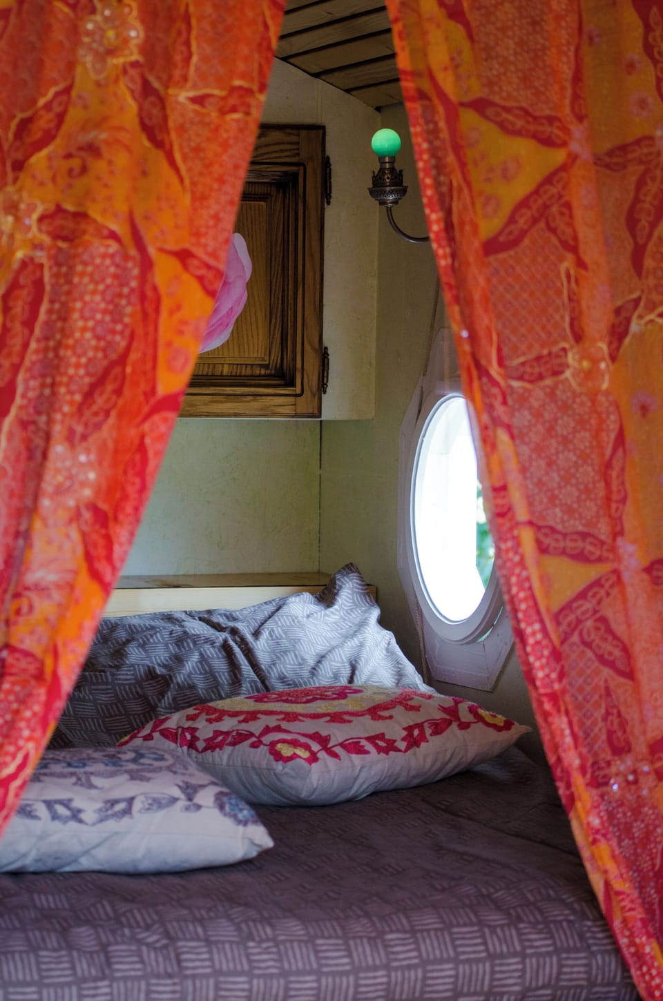 Gypsy Caravan | Soundproofing, WiFi (free), individually decorated