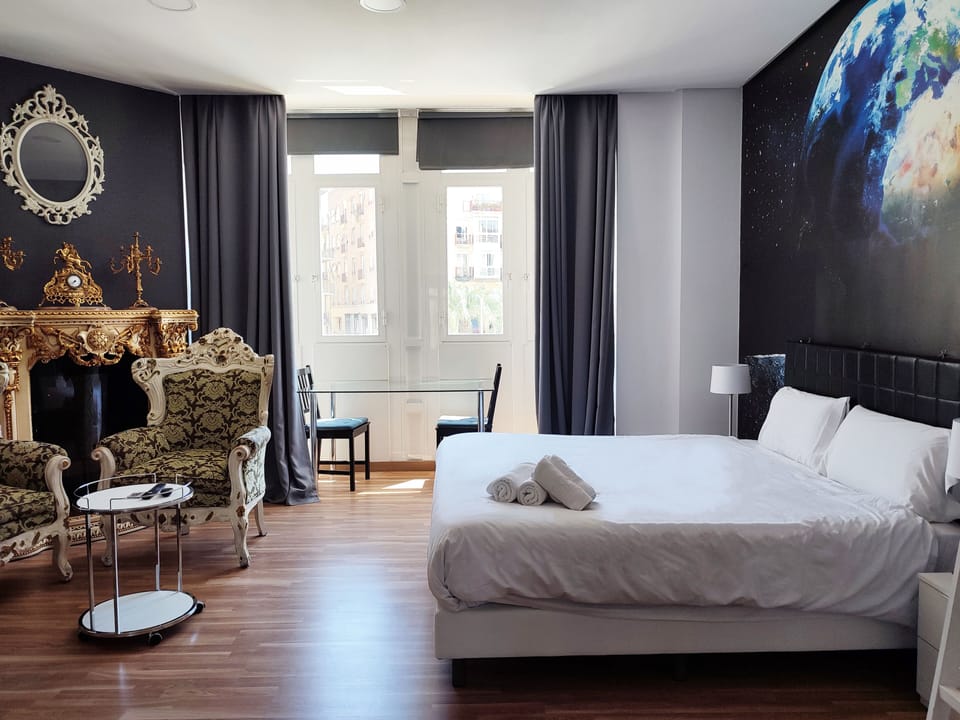 Superior Double Room, 1 King Bed, City View | In-room safe, free WiFi, bed sheets