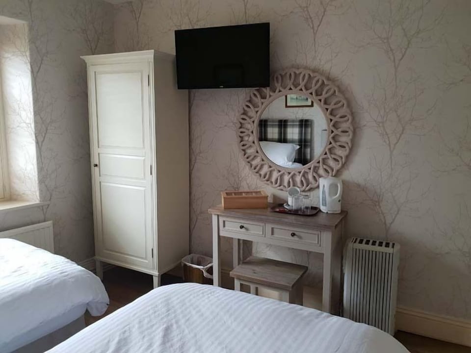 Desk, iron/ironing board, free WiFi, bed sheets