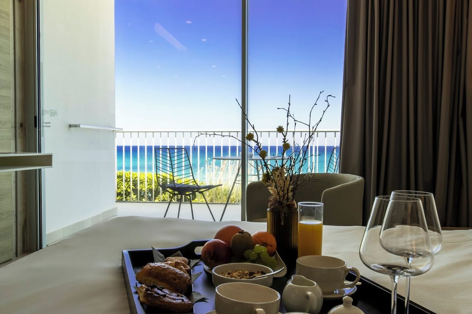 Standard Suite | Premium bedding, down comforters, memory foam beds, minibar