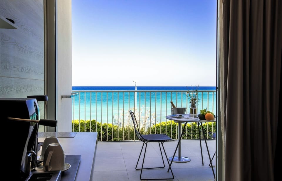 Superior Suite | Premium bedding, down comforters, memory foam beds, minibar
