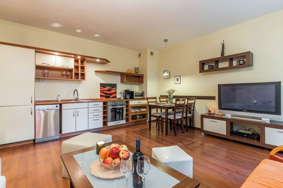 Apartment | 1 bedroom, iron/ironing board, free WiFi, bed sheets