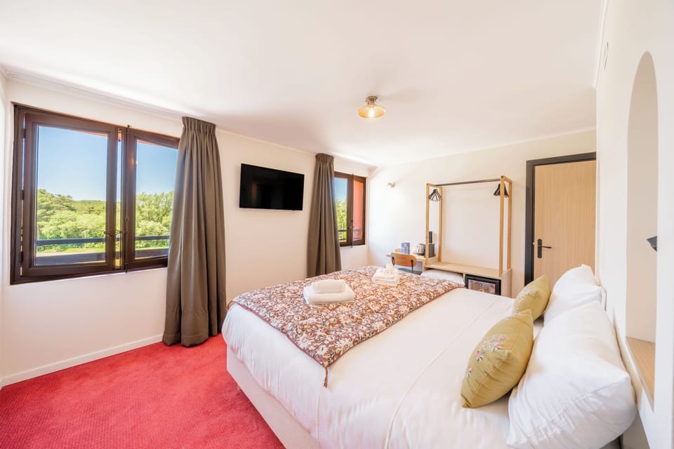Deluxe Double Room | Premium bedding, desk, laptop workspace, WiFi (free)
