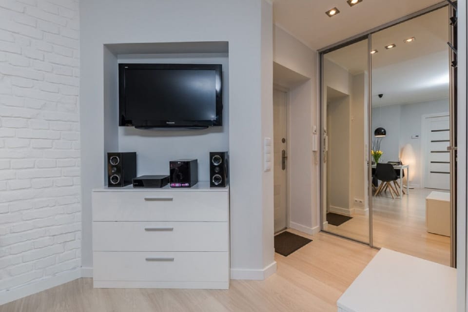 Apartment | Living room | Flat-screen TV