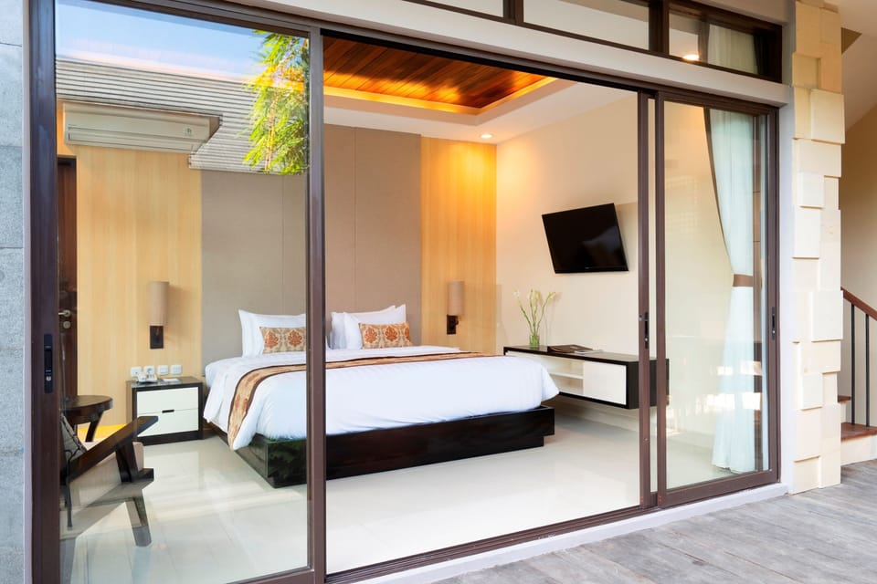 Minibar, in-room safe, desk, rollaway beds