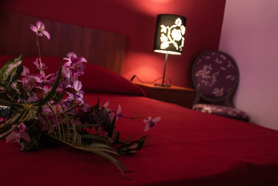 Double Room | Minibar, desk, rollaway beds, free WiFi