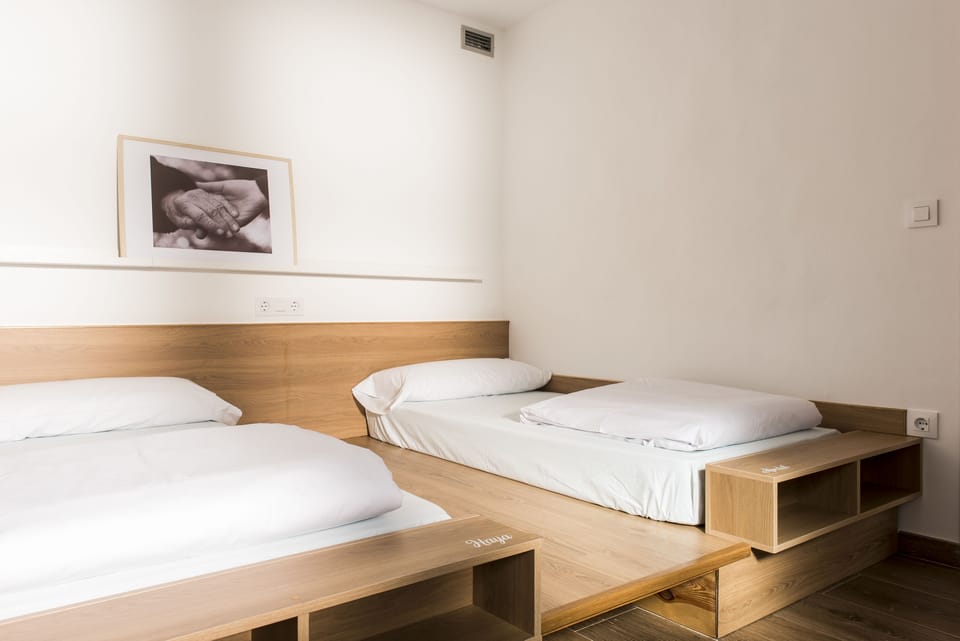Twin Room, Private Bathroom | Blackout drapes, free WiFi, bed sheets