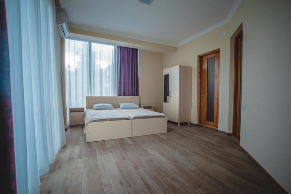 Standard Double or Twin Room, Sea View | Desk, blackout drapes, iron/ironing board, free WiFi