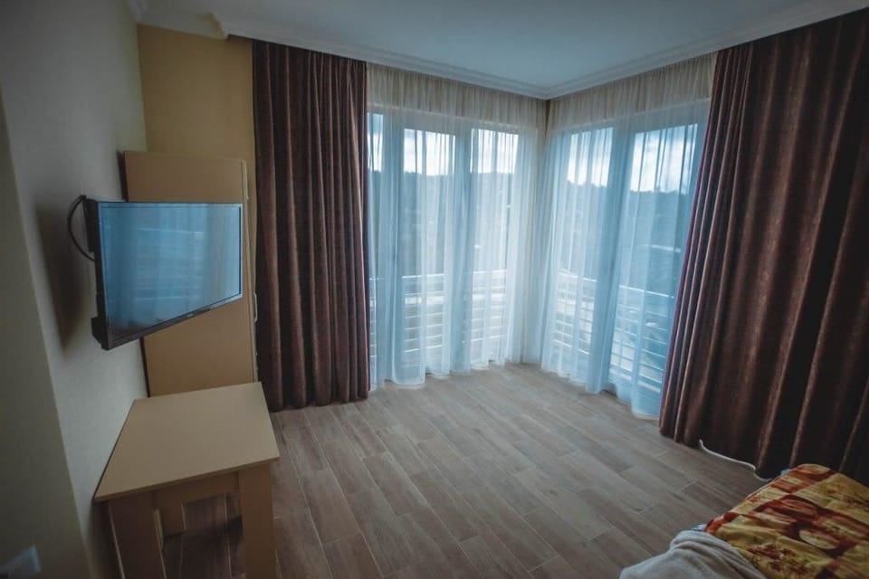 Standard Double or Twin Room, Sea View | Desk, blackout drapes, iron/ironing board, free WiFi