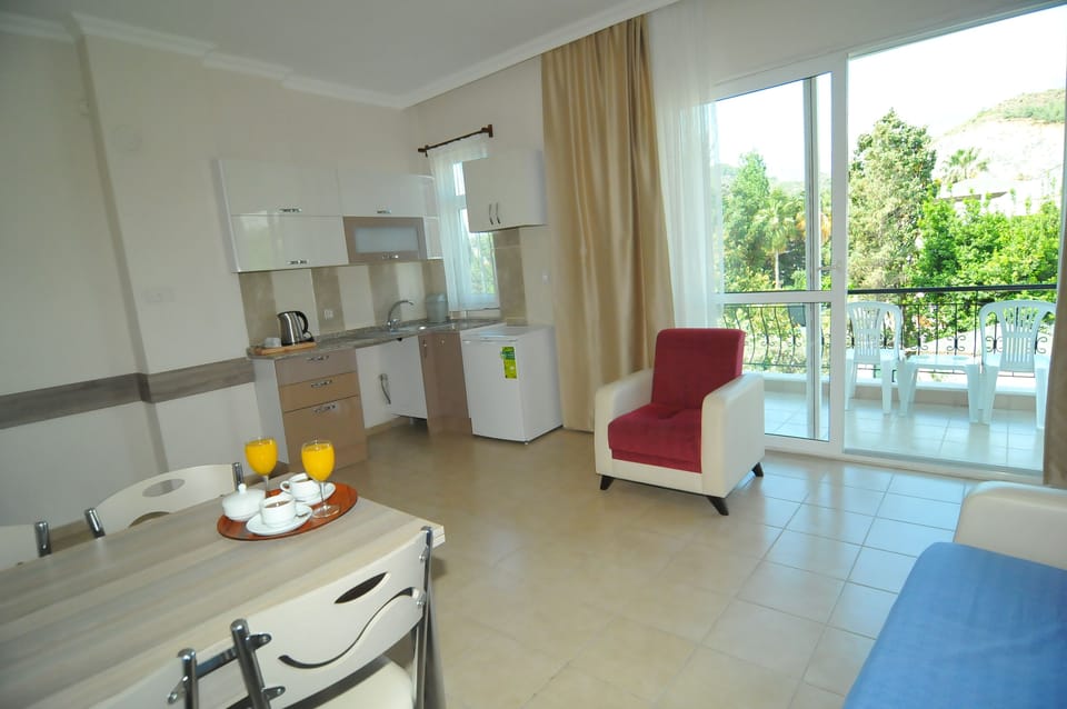 Standard Condo | 1 bedroom, desk, blackout drapes, soundproofing