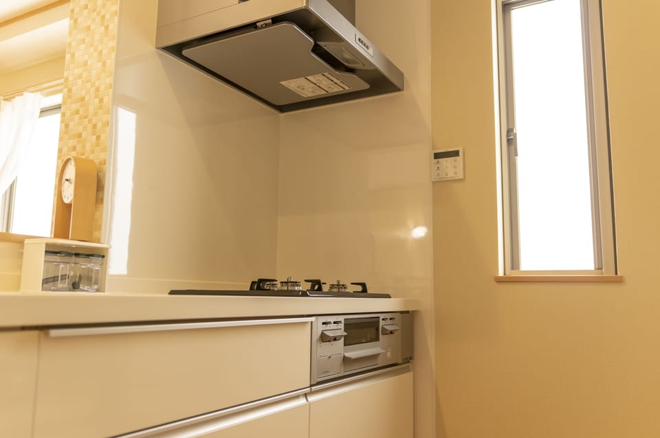 House, 4 Bedrooms | Private kitchenette | Fridge, microwave, stovetop, electric kettle
