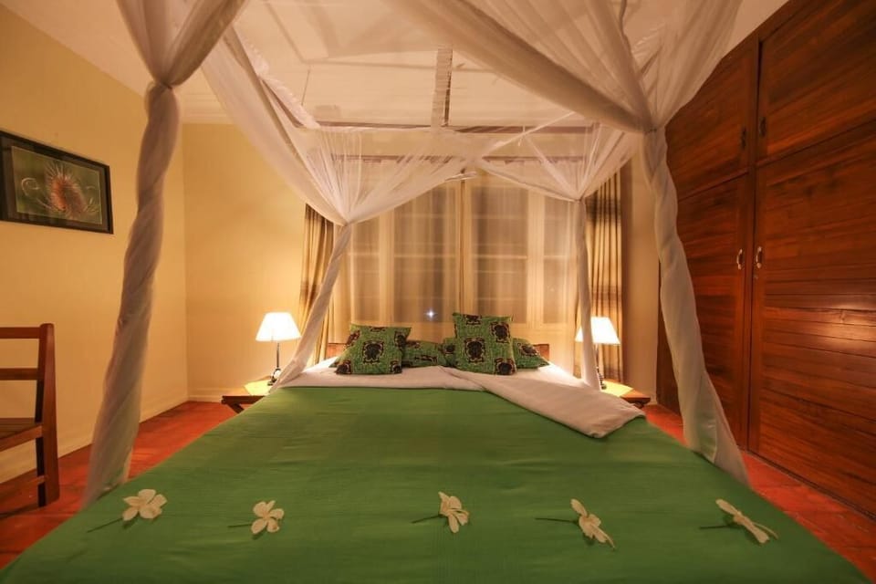 Premium bedding, in-room safe, individually furnished, desk