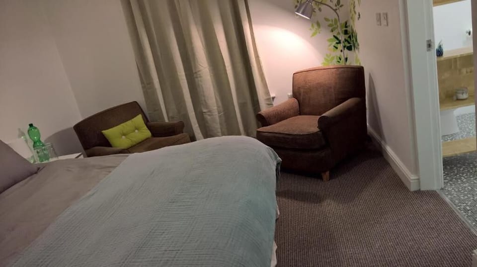 1 bedroom, iron/ironing board, free cribs/infant beds, free WiFi