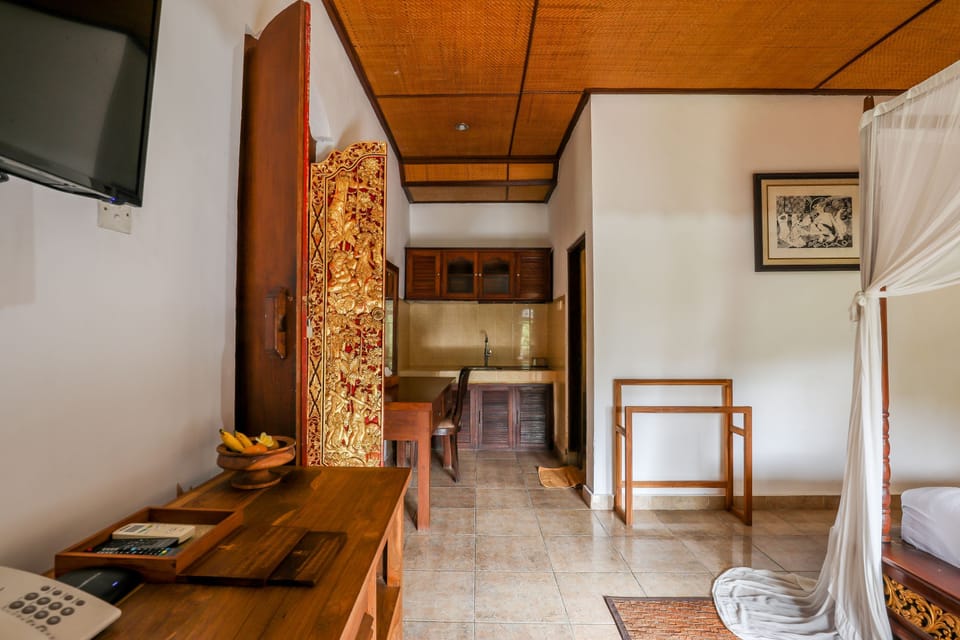 Executive Room, 1 Queen Bed, Balcony, Garden View | In-room safe, blackout drapes, soundproofing, free WiFi