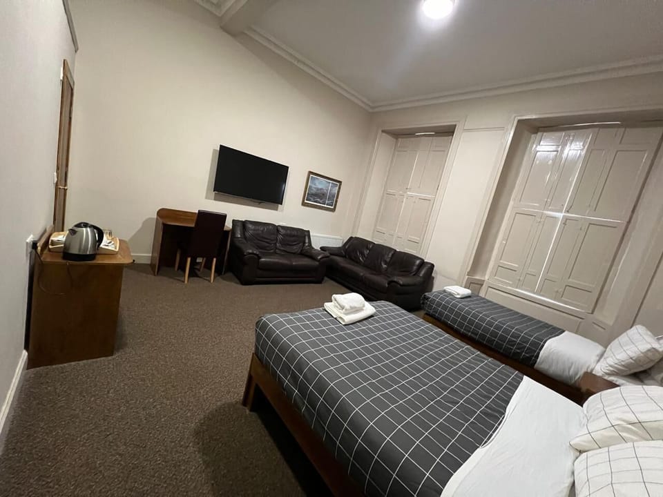 Deluxe Triple Room | Free WiFi, bed sheets