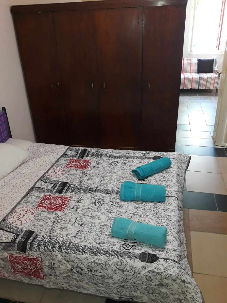 Basic House | Iron/ironing board, cribs/infant beds, free WiFi, bed sheets