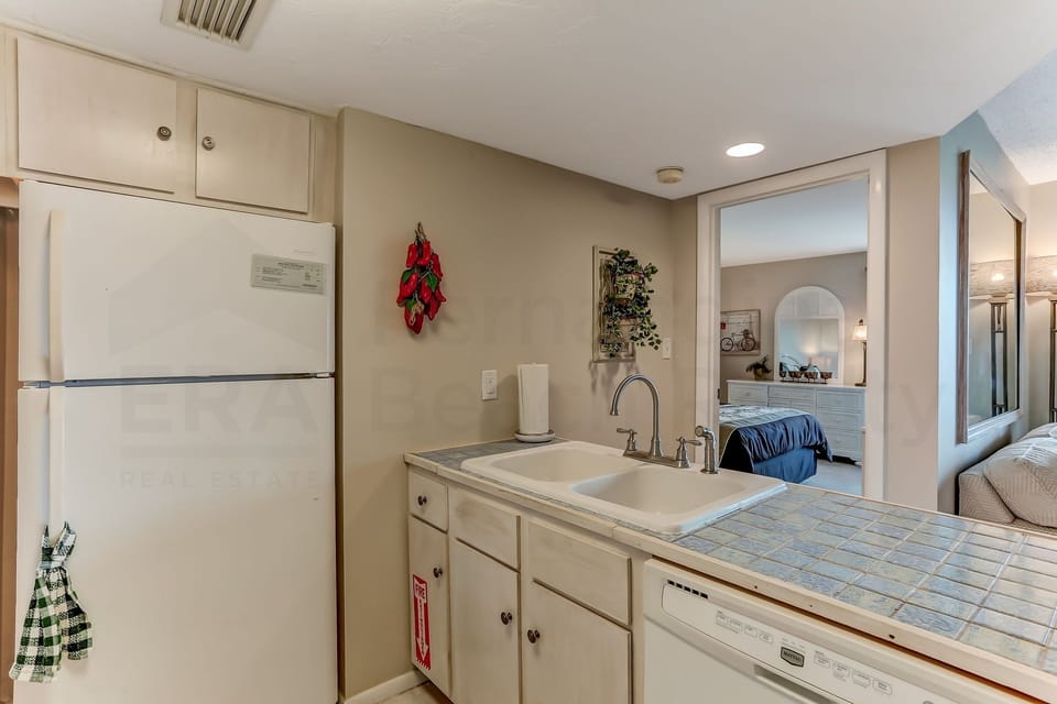Condo, 2 Bedrooms | Interior