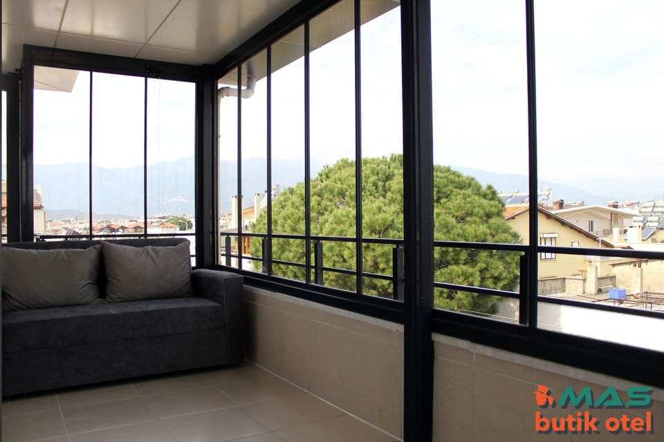 Family Room (5 People) | Balcony