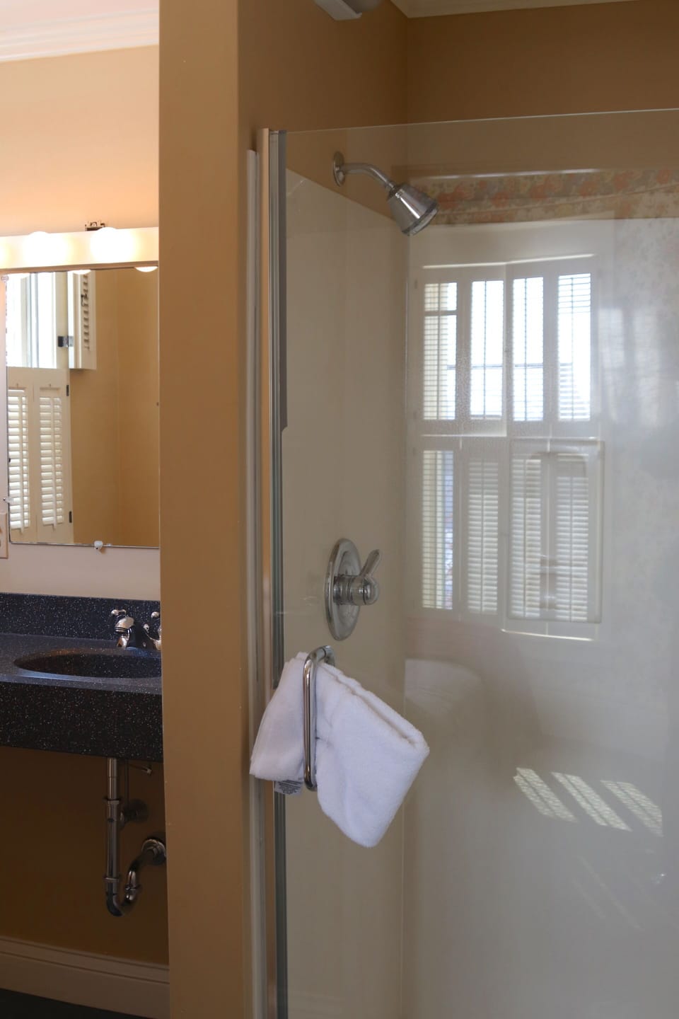 Premium Single Room, Ensuite (COLONIAL FRONT TURRET ) | Bathroom